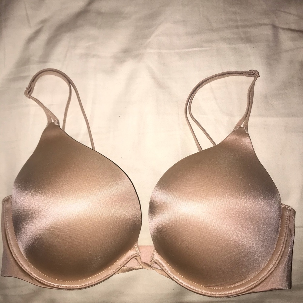 Bombshell Victoria secret bra nude